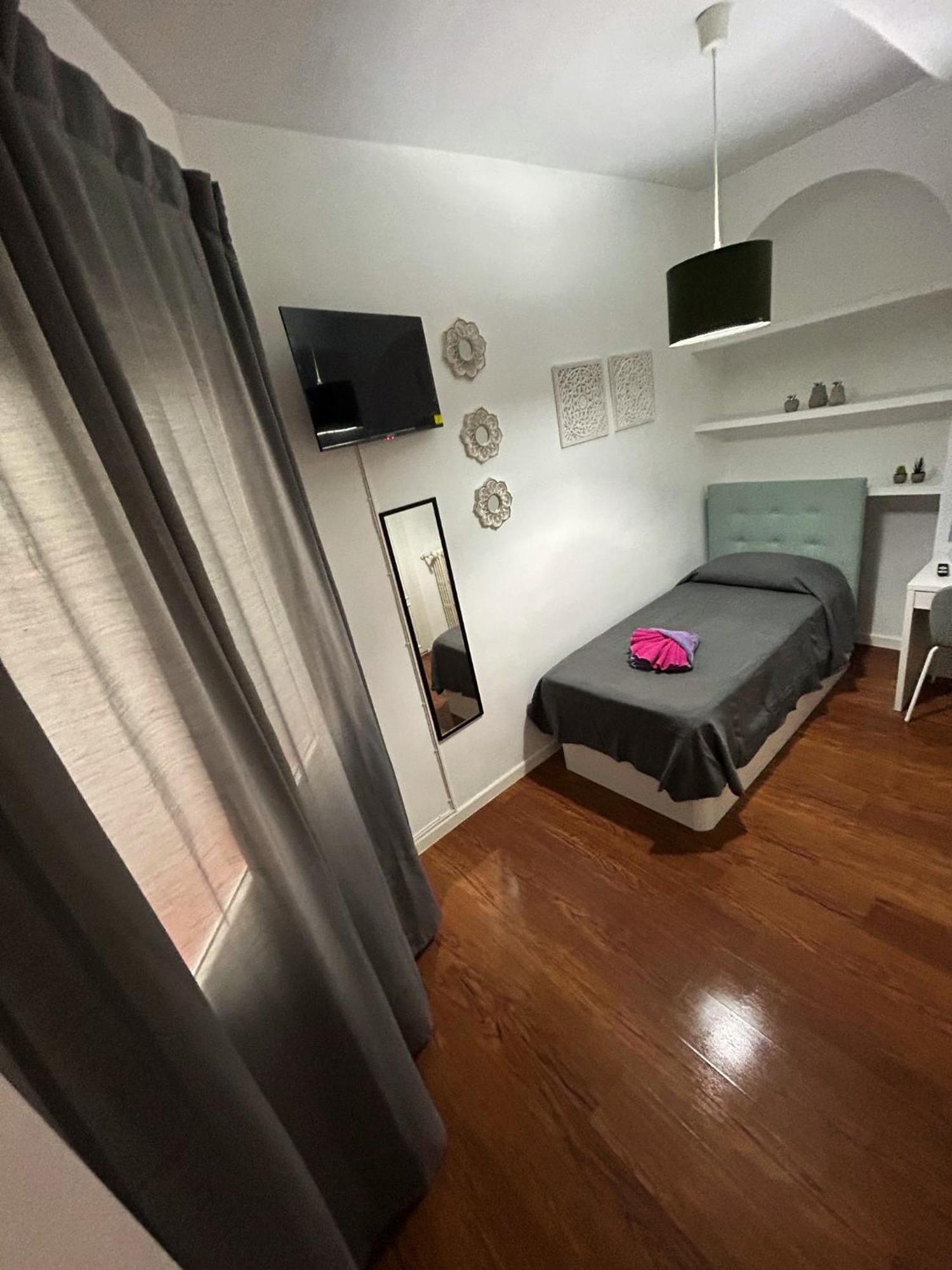 Habitaciones Magdalena Madrid Exterior foto